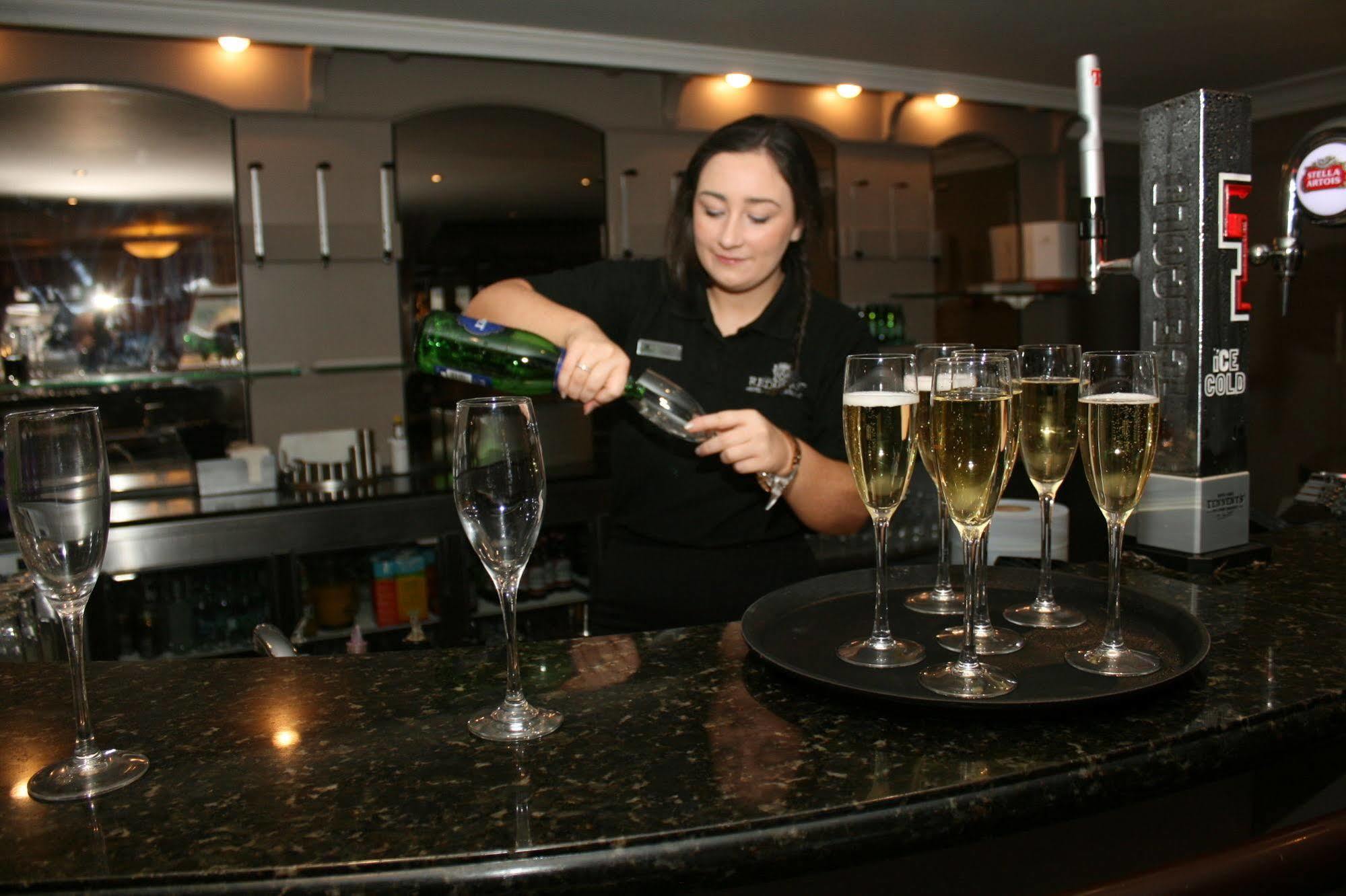 The Redhurst Hotel Glasgow Giffnock Eksteriør bilde